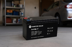 BATERÍA RECARGABLE 12V 7Ah  (YANGTZE SOLAR)